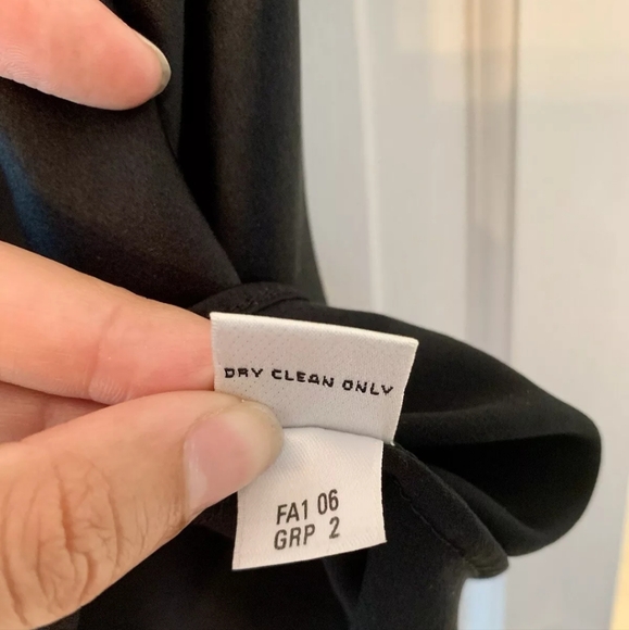 St. John Silk Tank Top - Picture 4 of 5